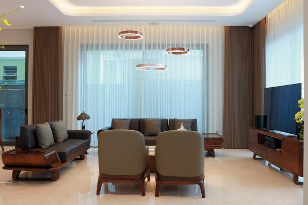 How is investigative journalism evolving in the UK?